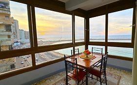 No AC - Vintage Modernized Sea View Apartment - بدون مكيف